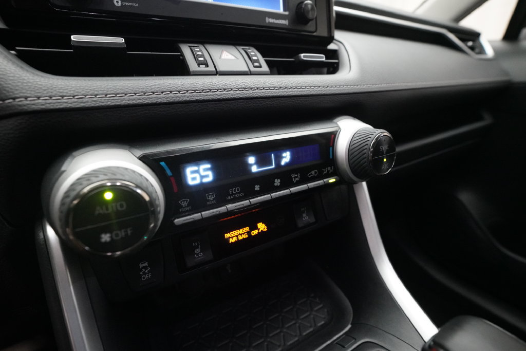 Used 2022 Toyota RAV4 XLE Premium AWD/4WD image 21