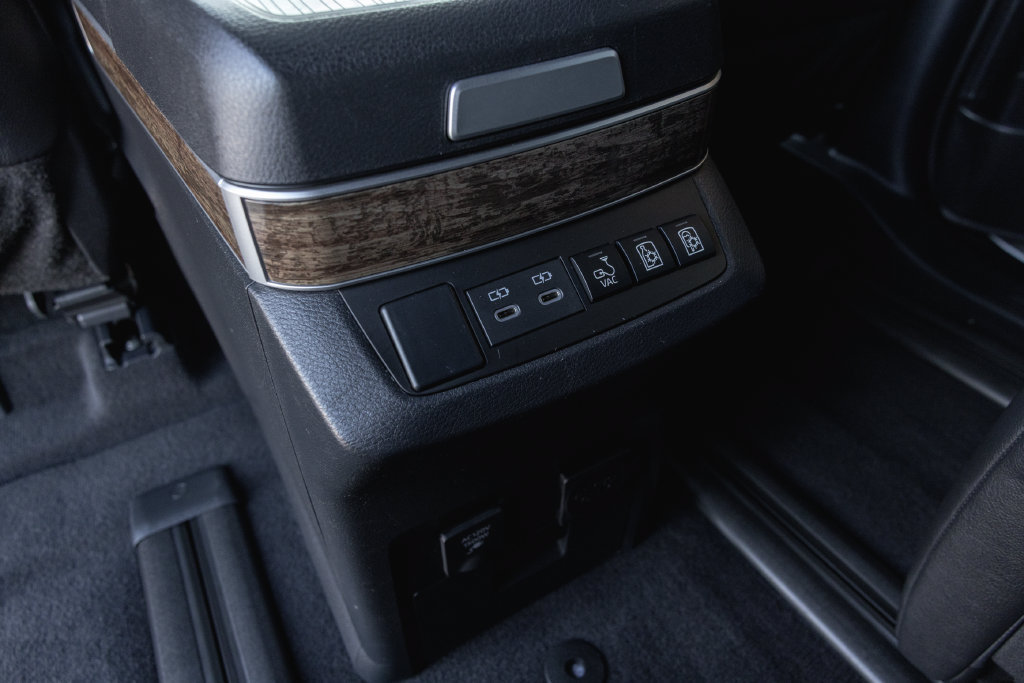 Certified 2025 Toyota Sienna Platinum AWD/4WD image 29