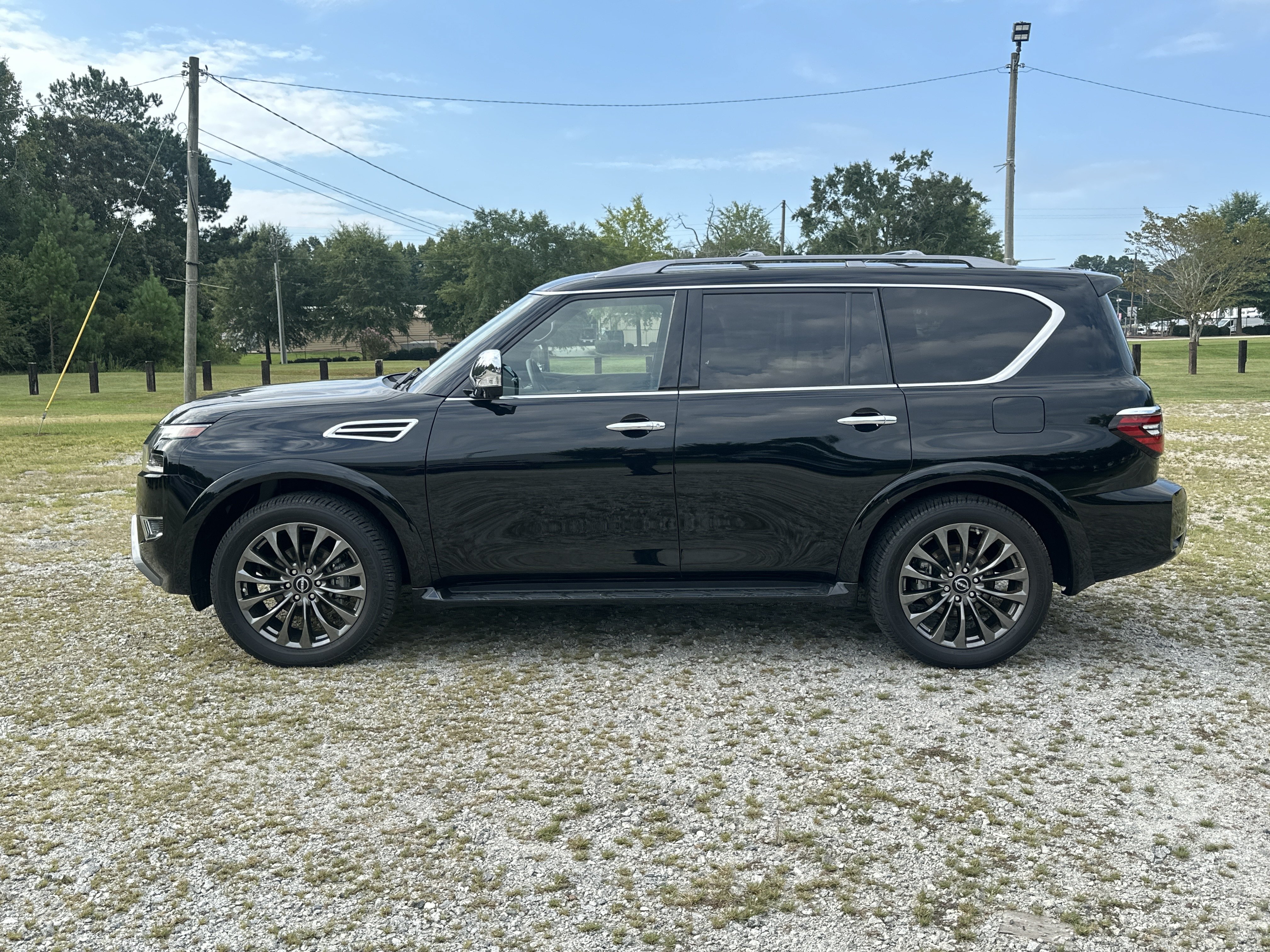 Used 2024 Nissan Armada Platinum w/ Captain's Chairs Package AWD/4WD image 8