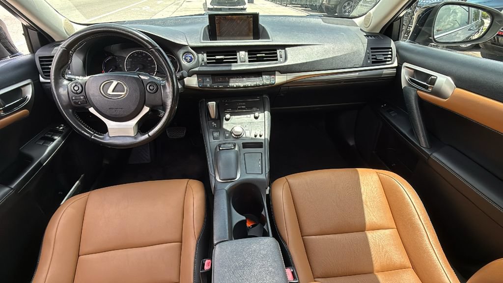 Used 2016 Lexus CT 200h w/ Navigation Package FWD image 27