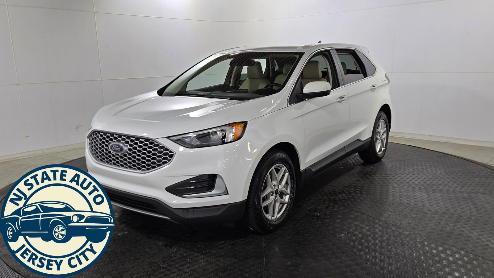 Used 2023 Ford Edge SEL image 3