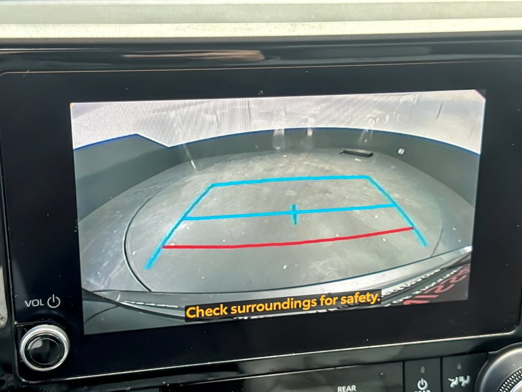 Used 2023 Toyota Highlander XLE FWD image 19