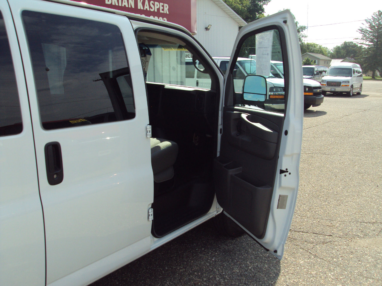 Used 2014 Chevrolet Express 1500 LT w/ LT Preferred Equipment Group AWD/4WD image 12