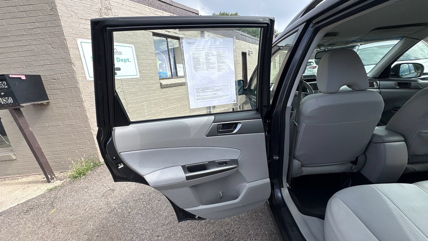 Used 2012 Subaru Forester 2.5X w/ Popular Pkg 1 AWD/4WD image 11