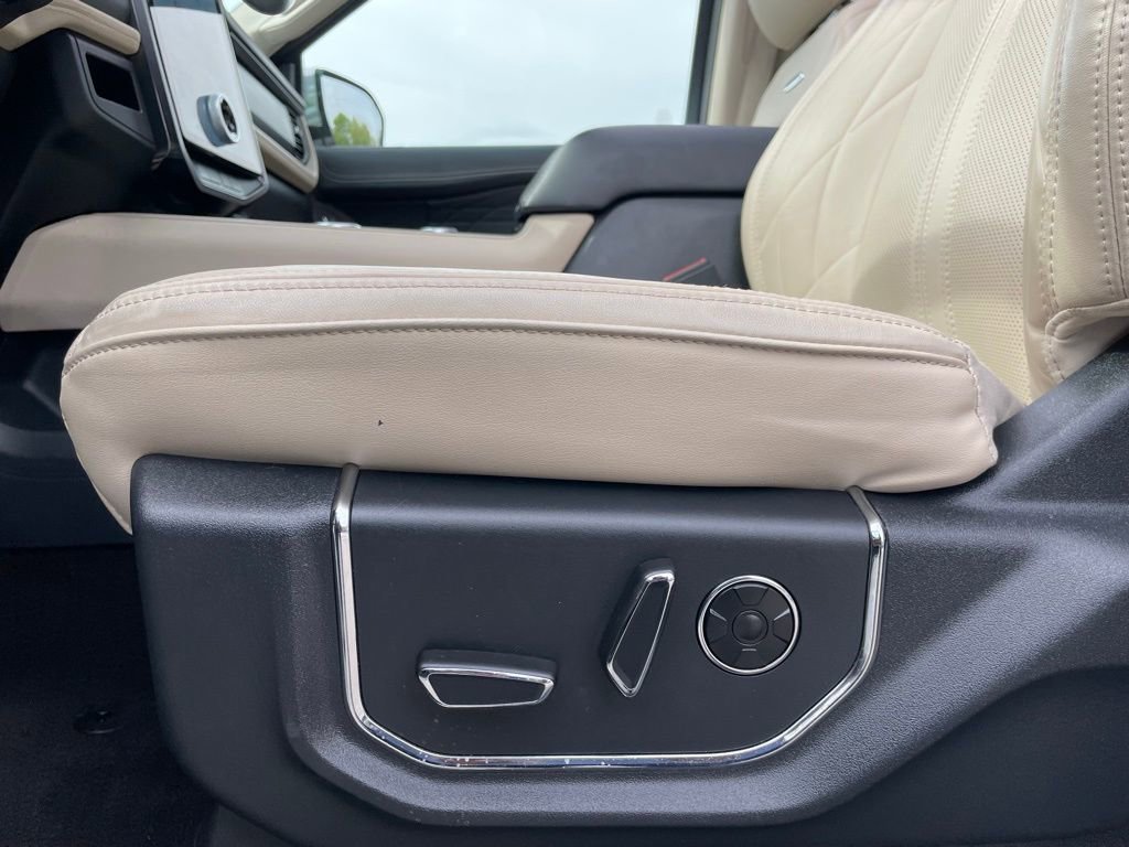 Used 2023 Ford Expedition Platinum image 24