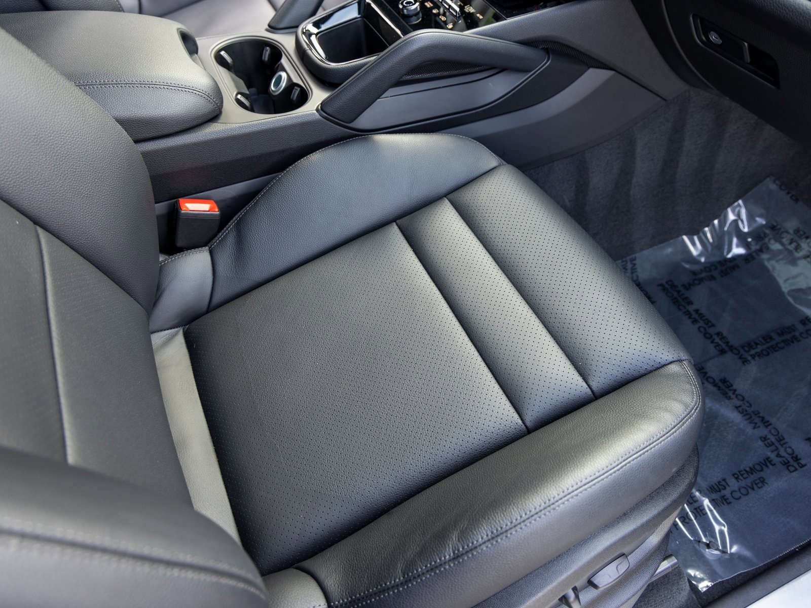 Certified 2025 Porsche Cayenne image 51