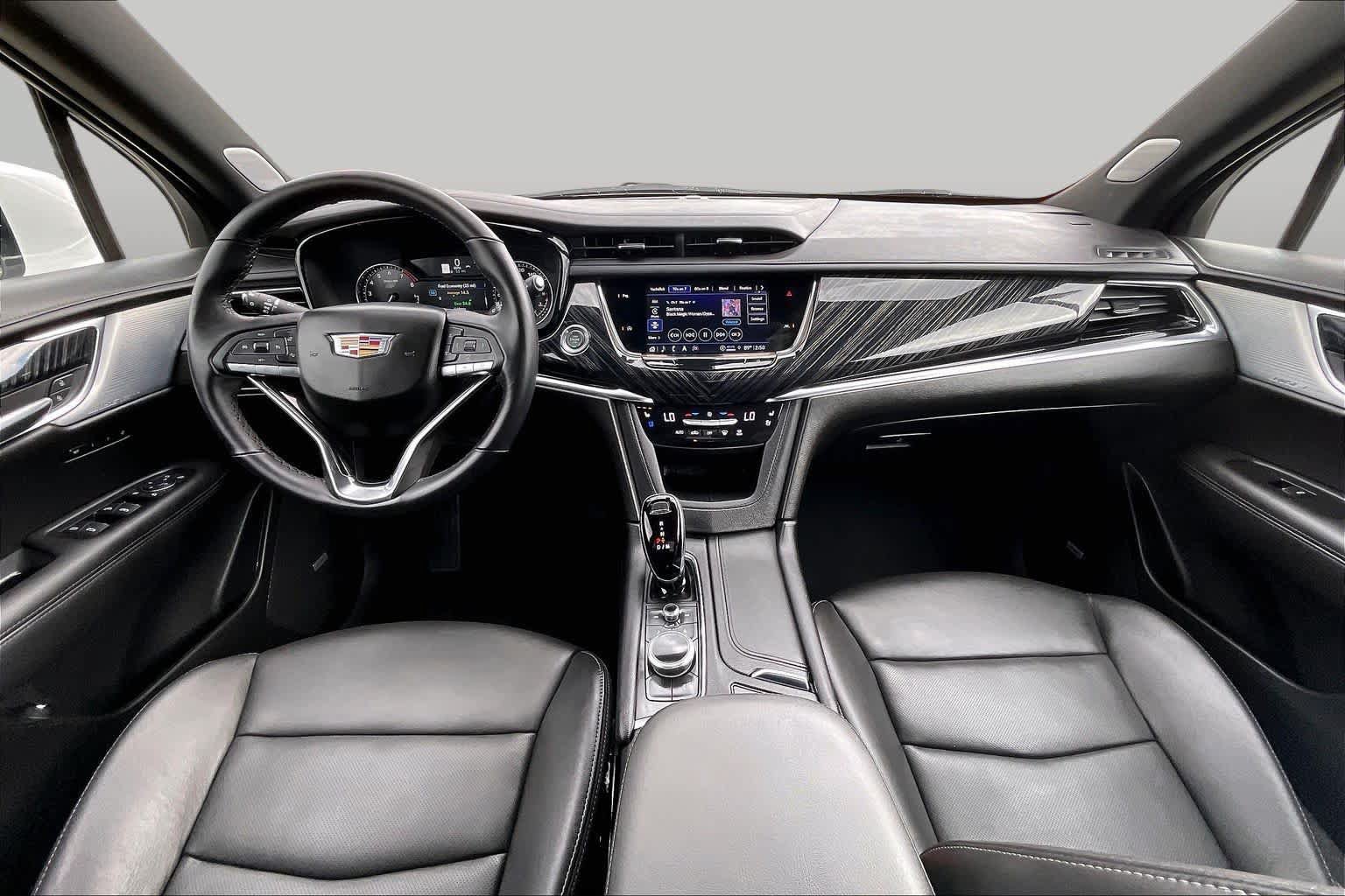 Certified 2025 Cadillac XT6 Premium Luxury FWD image 16