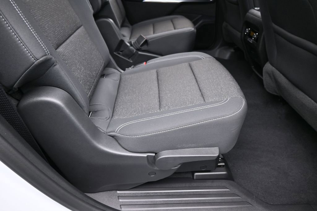 Used 2025 Chevrolet Traverse LT FWD image 38