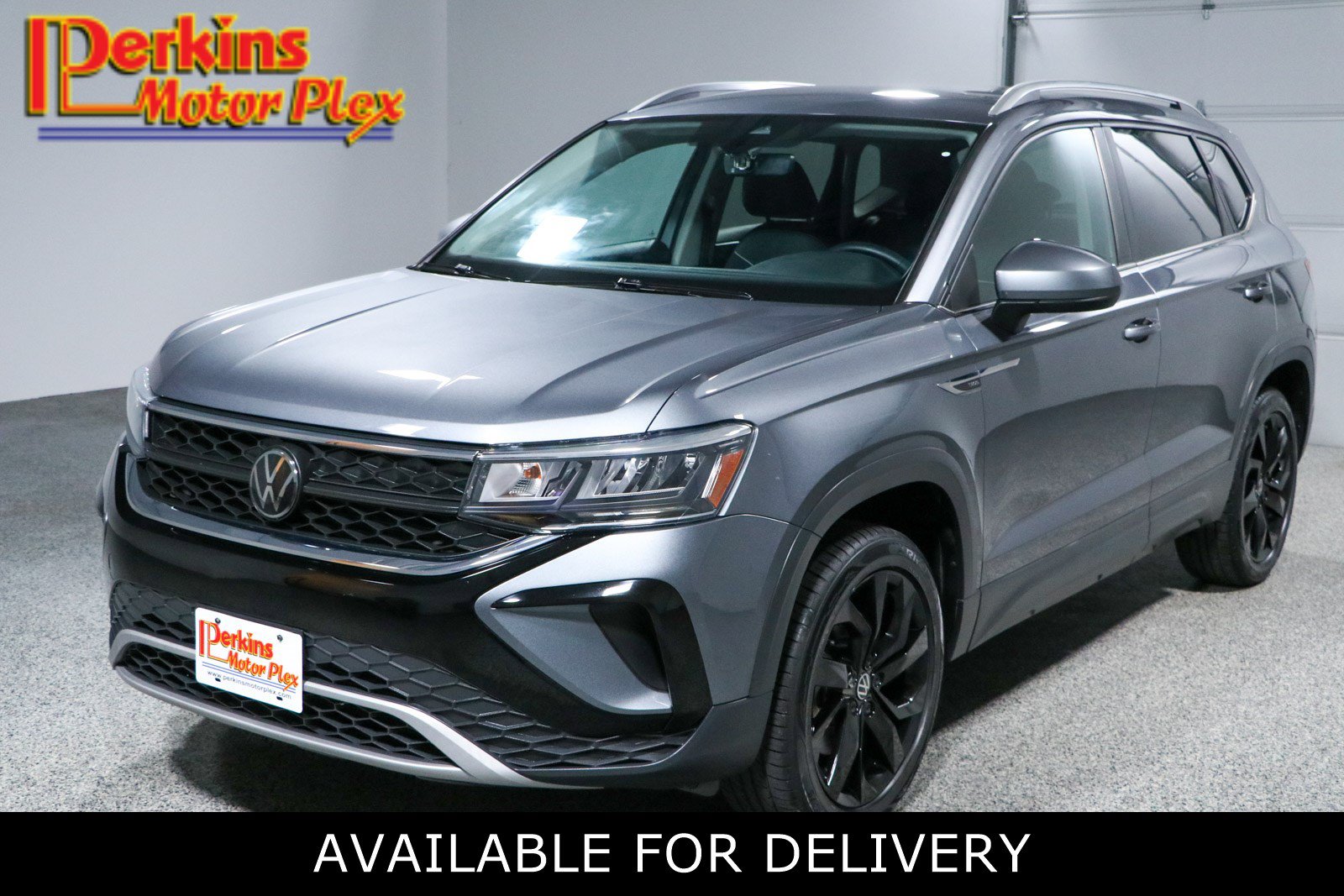 Used 2023 Volkswagen Taos SE FWD image 1