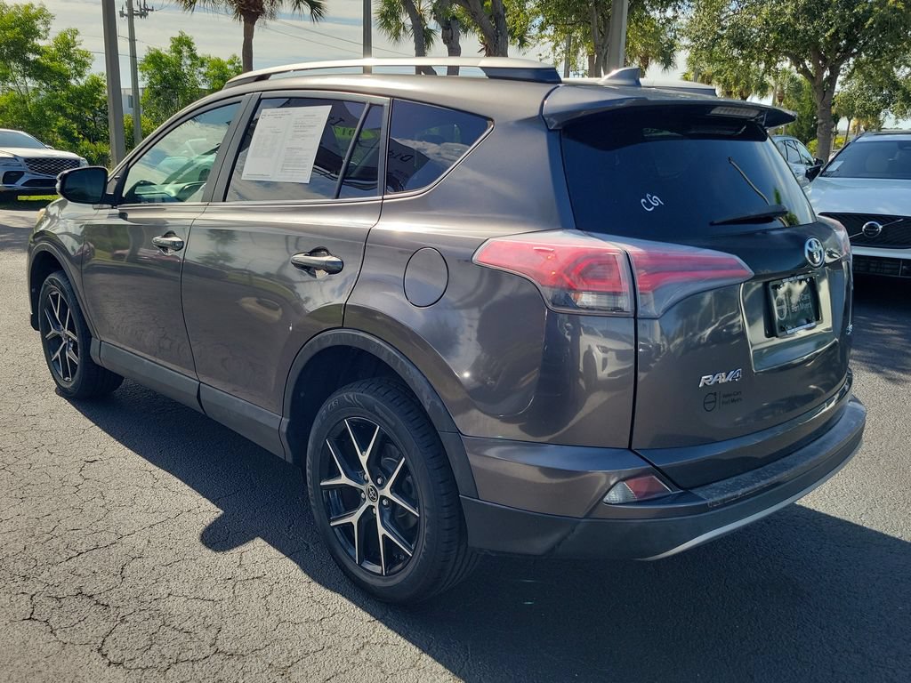 Used 2017 Toyota RAV4 SE FWD image 4