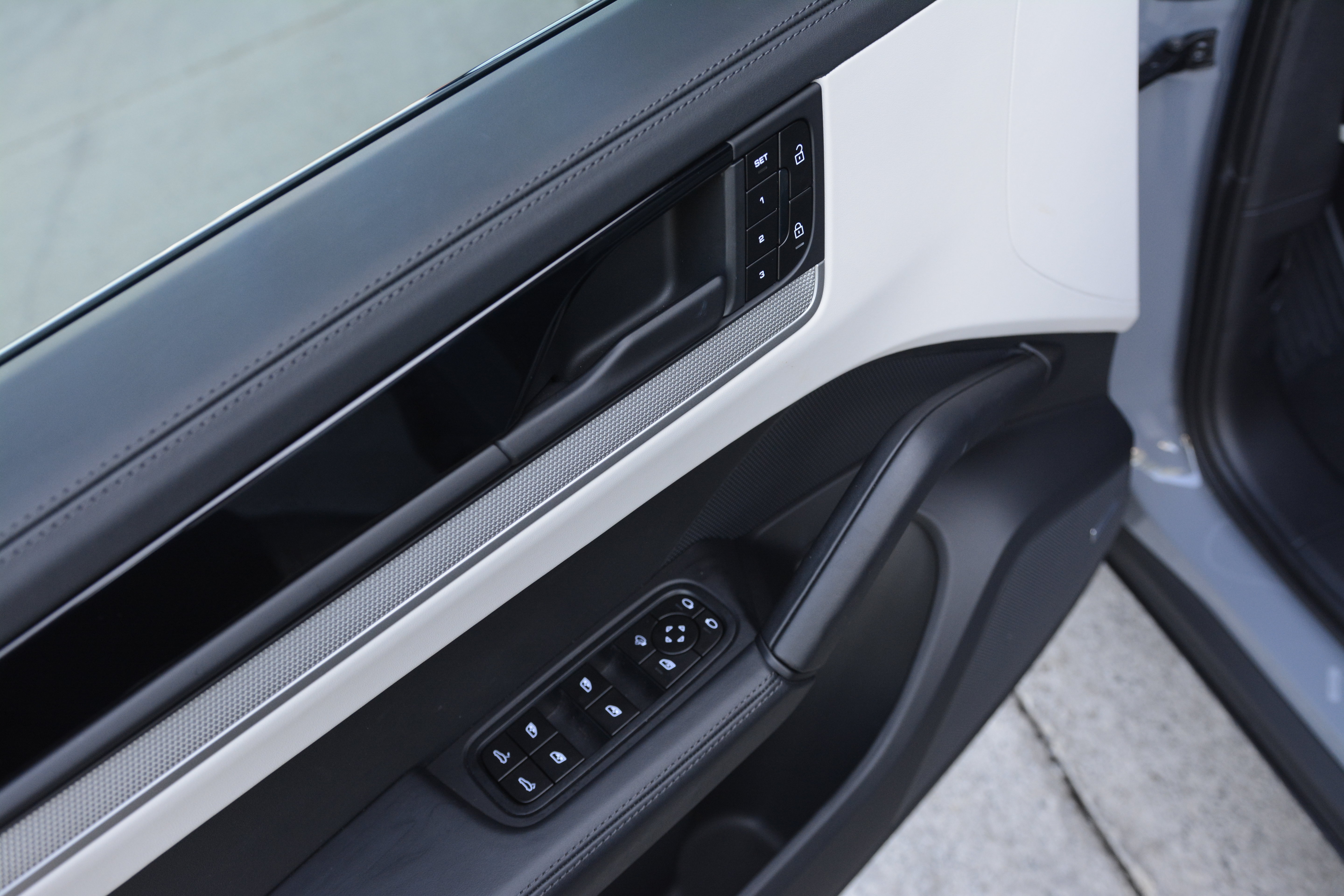 Certified 2026 Porsche Cayenne Coupe AWD/4WD image 14