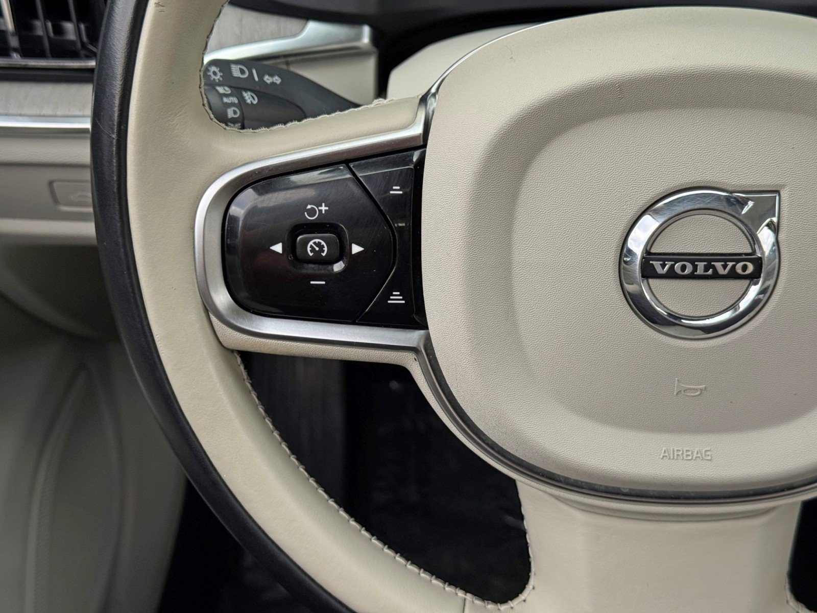 Used 2023 Volvo S60 B5 Ultimate w/ Climate Package FWD image 22