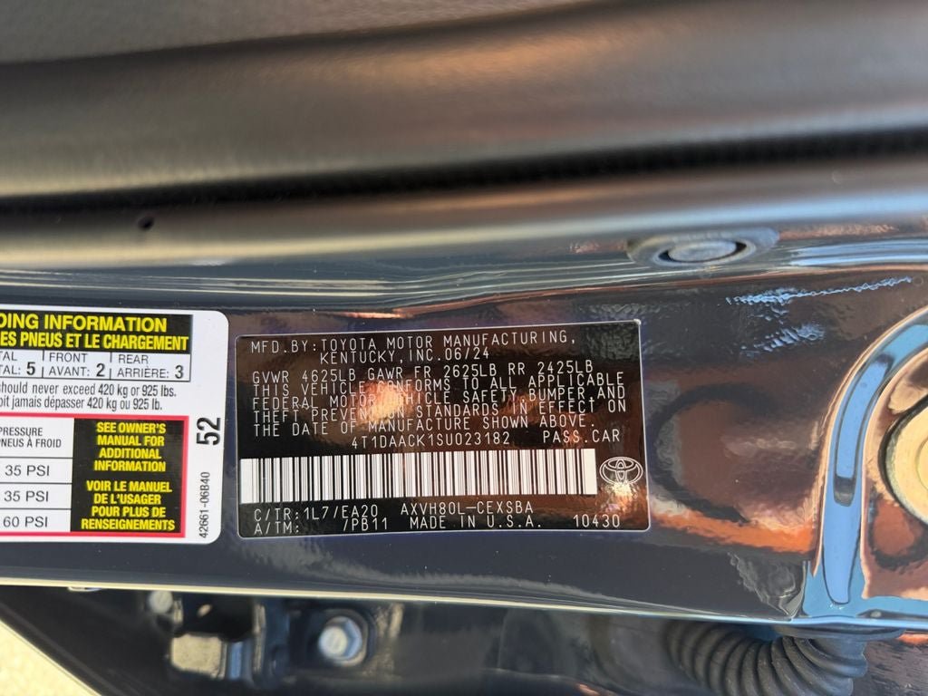 Used 2025 Toyota Camry SE FWD image 35