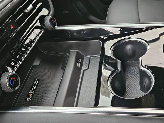 Used 2025 Chevrolet Tahoe Premier RWD image 18
