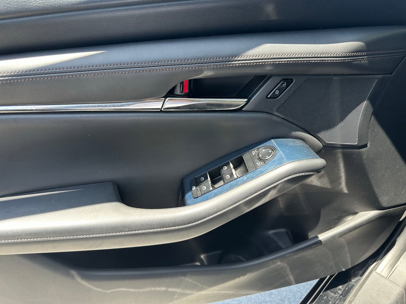 Used 2019 MAZDA MAZDA3 Sedan FWD image 5