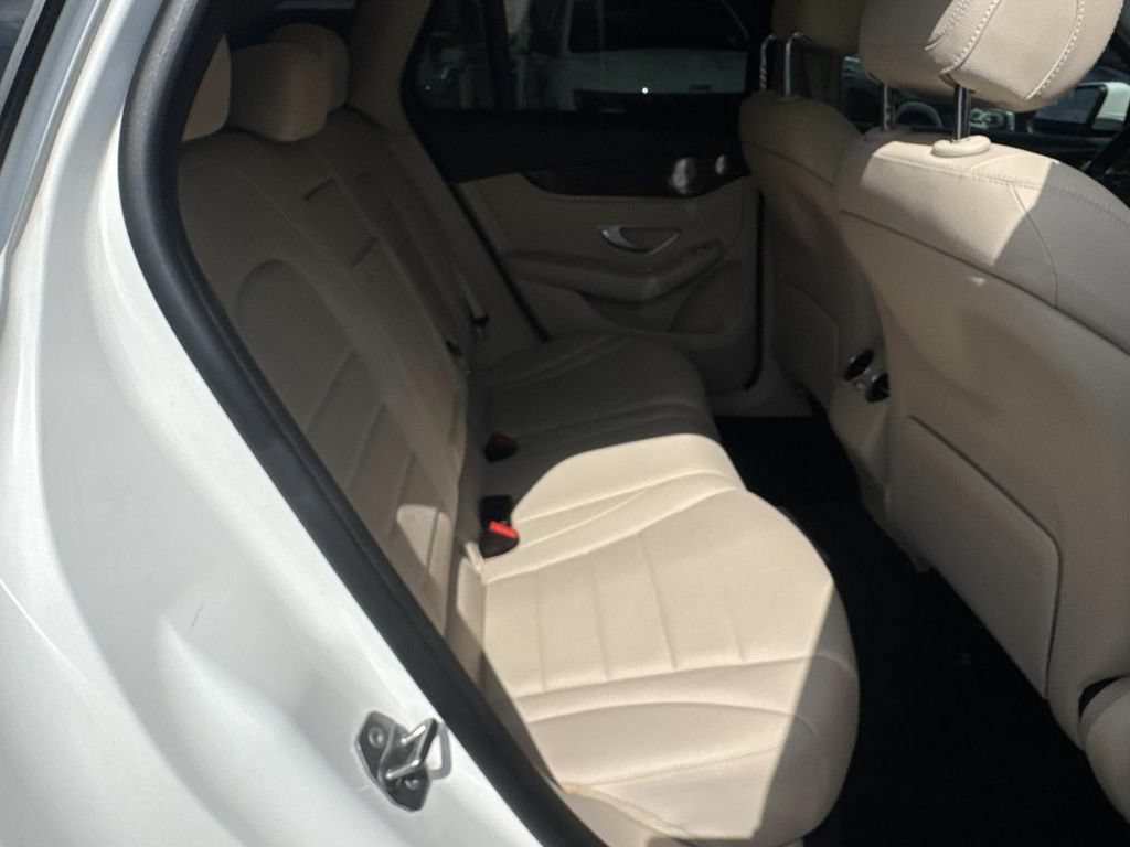 Used 2020 Mercedes-Benz GLC 300 4MATIC w/ Multimedia Package image 11