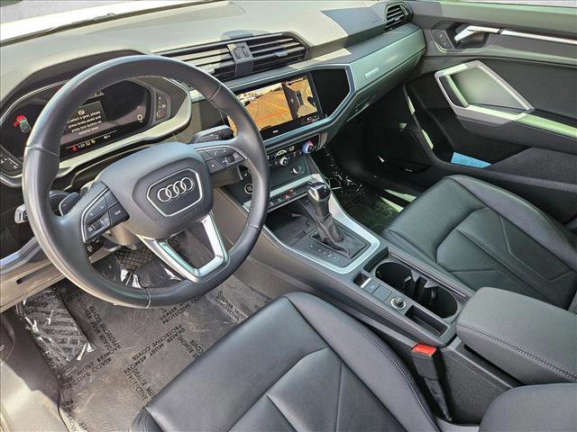 Used 2023 Audi Q3 2.0T Premium Plus w/ Premium Plus Package AWD/4WD image 12