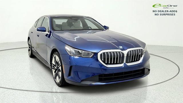 Used 2025 BMW i5 eDrive40i RWD image 2