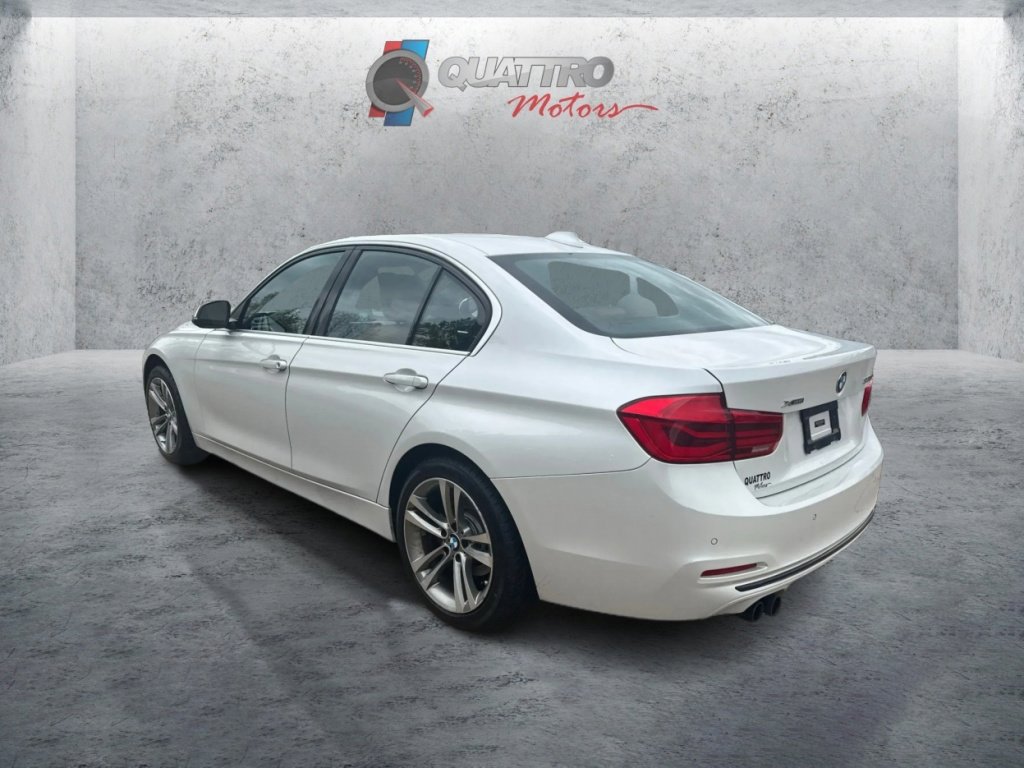 Used 2018 BMW 330i xDrive Sedan AWD/4WD image 3
