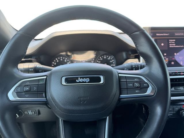 Used 2022 Jeep Compass Latitude w/ Sun and Sound Group AWD/4WD image 17