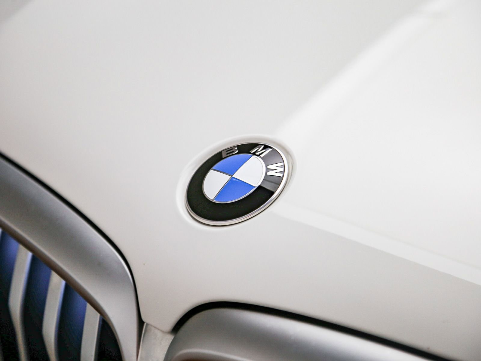 Certified 2024 BMW X5 sDrive40i w/ Premium Package RWD image 9