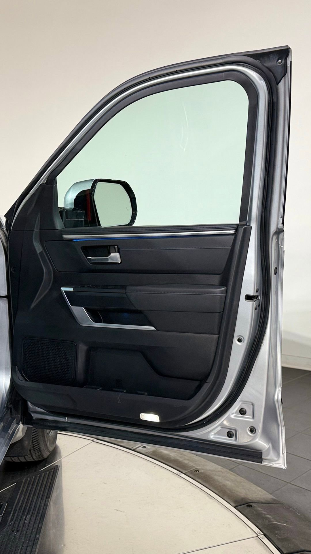 Used 2023 Toyota Sequoia Platinum image 53