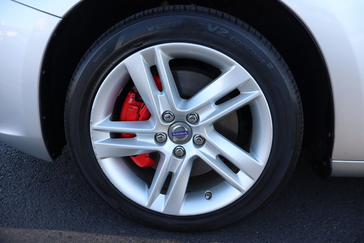 Used 2015 Volvo V60 T5 Platinum image 42