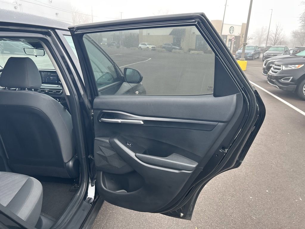 Used 2023 Kia Seltos LX image 18