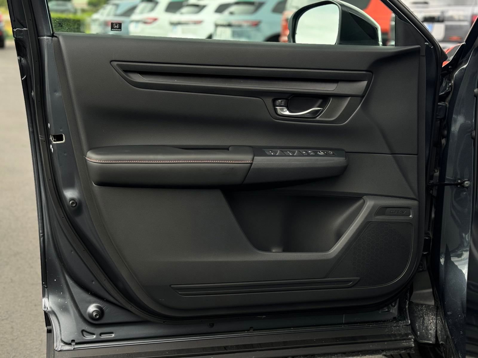 Used 2025 Honda CR-V Sport image 18