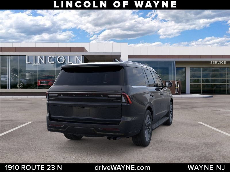 New 2026 Lincoln Navigator Premiere AWD/4WD image 9