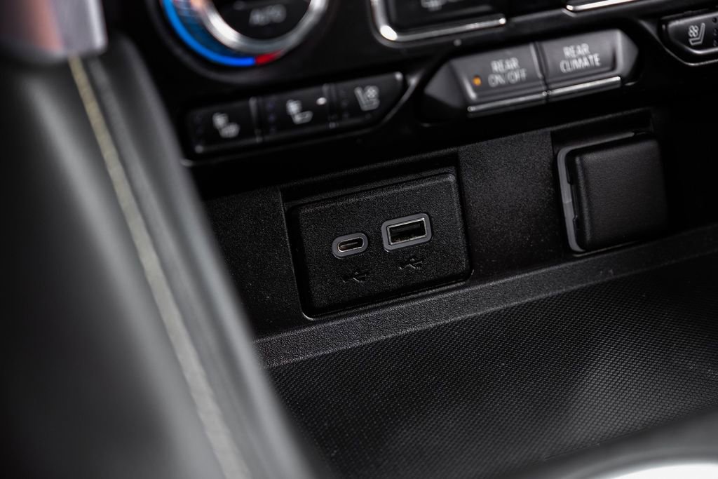 Used 2021 GMC Yukon XL SLT w/ SLT Premium Package image 24