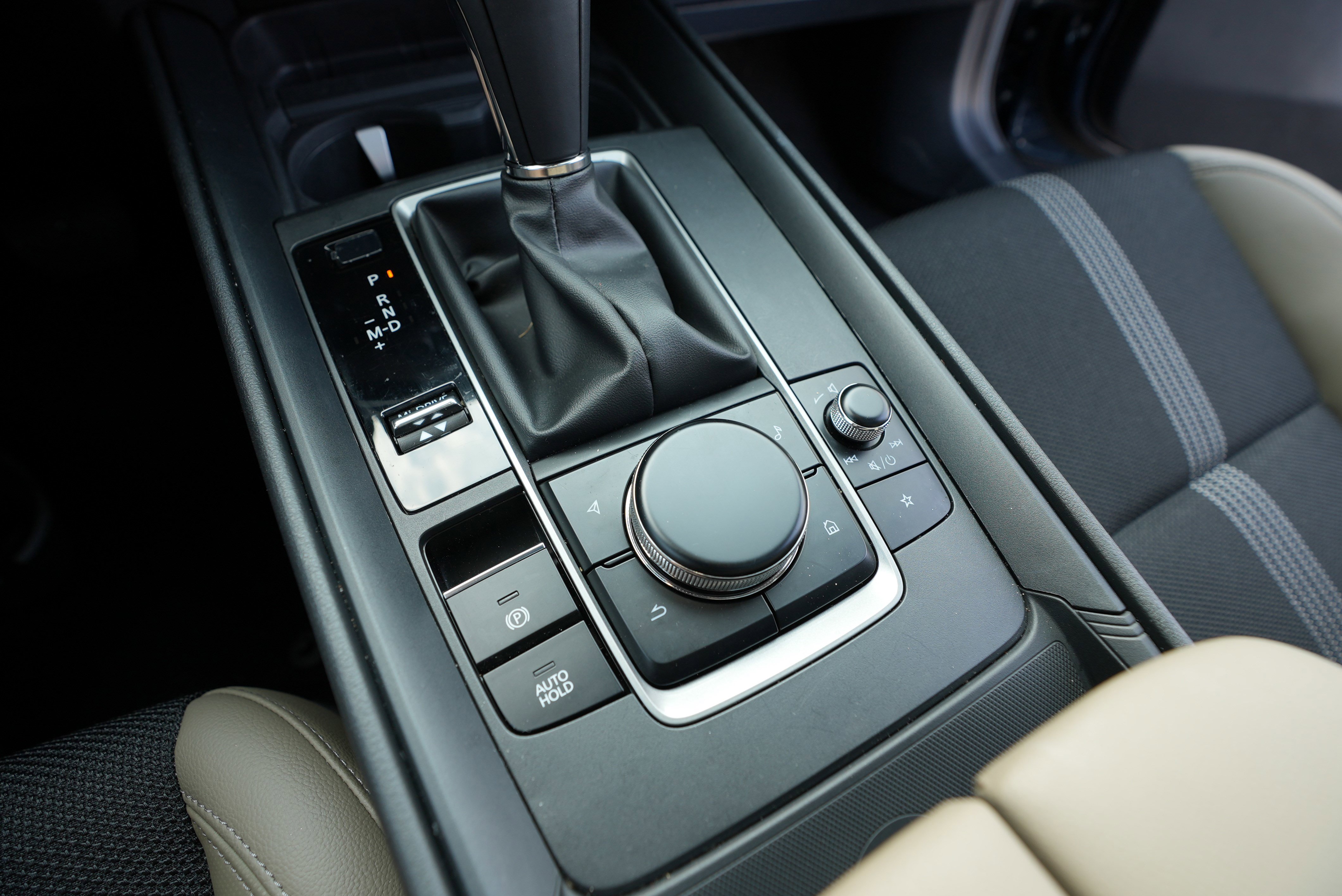 Certified 2025 MAZDA CX-50 AWD 2.5 S w/ Premium Package image 15