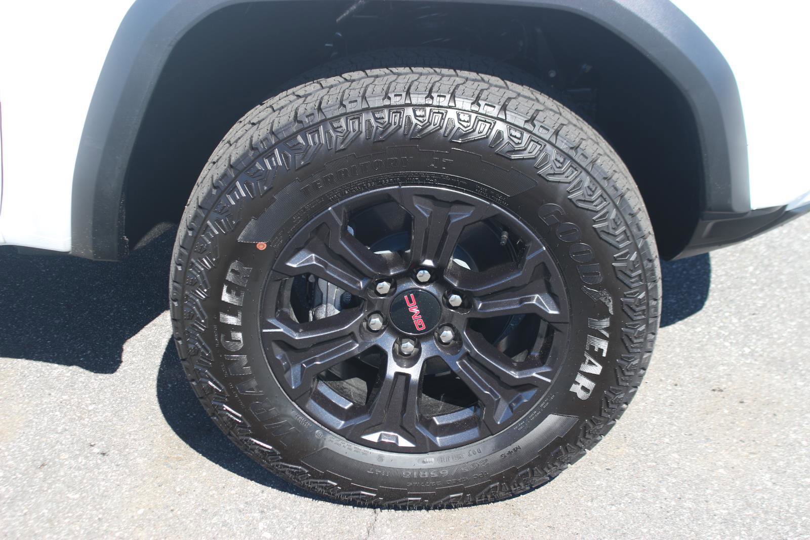 Used 2025 GMC Canyon Elevation w/ Convenience Package image 35