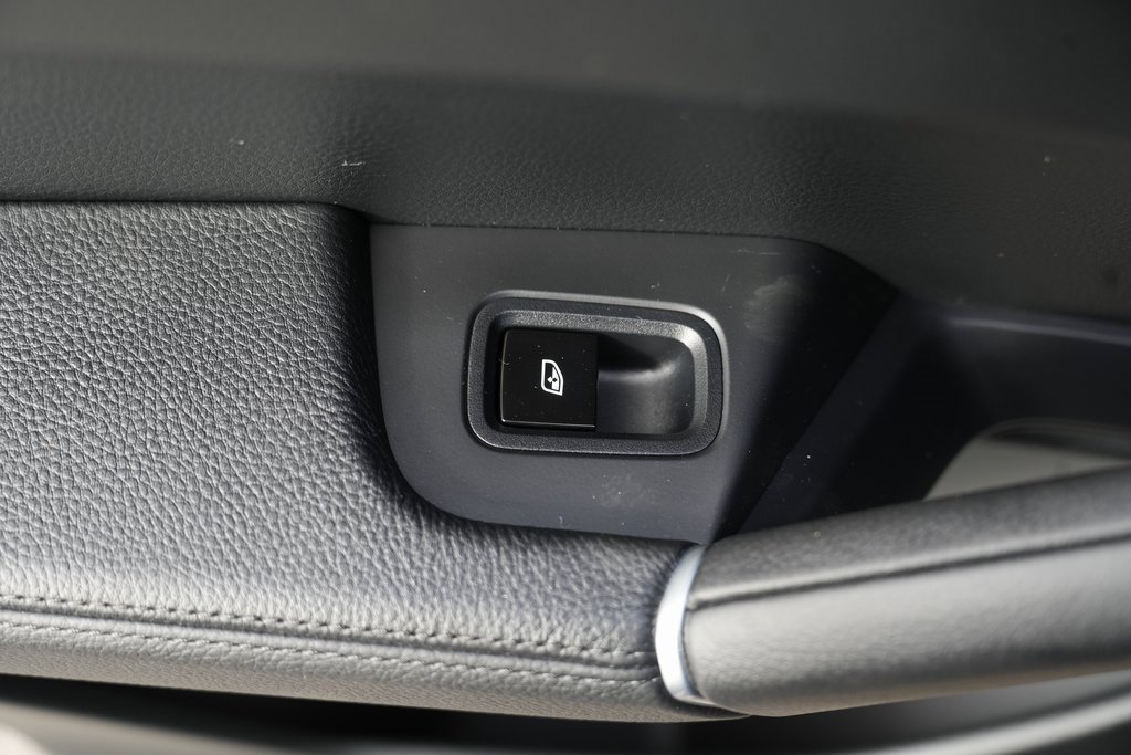 Used 2020 Porsche Cayenne image 33