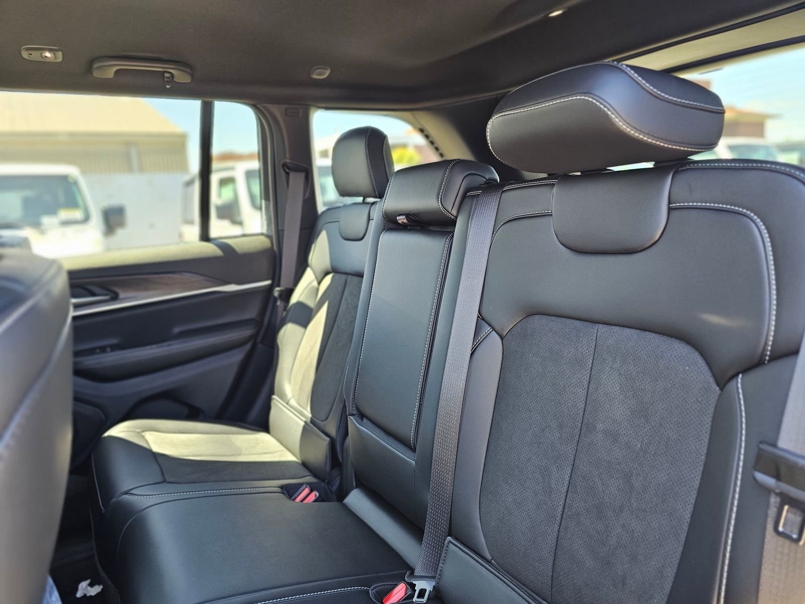 New 2026 Jeep Grand Cherokee Altitude RWD image 23