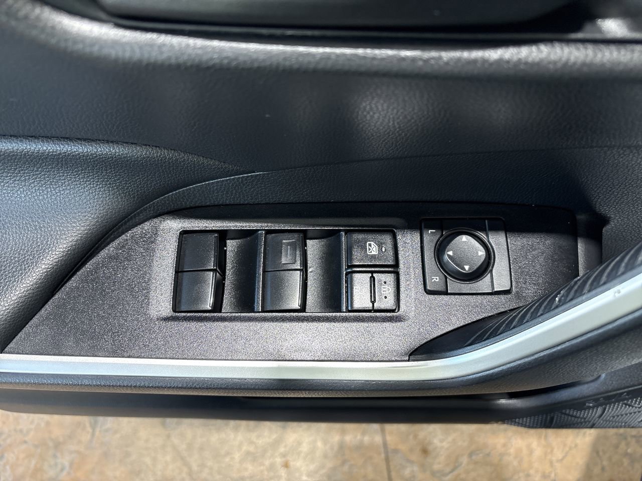 Used 2025 Toyota RAV4 LE FWD image 13