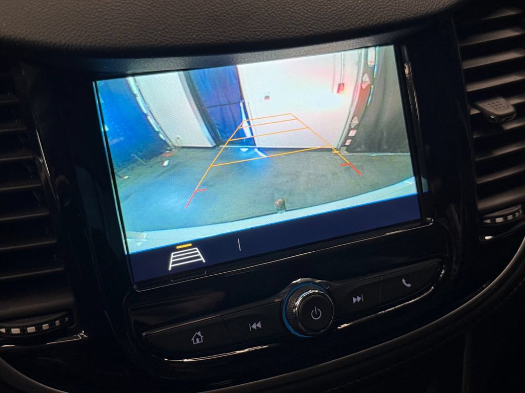Used 2018 Chevrolet Trax LT w/ LT Convenience Package FWD image 14
