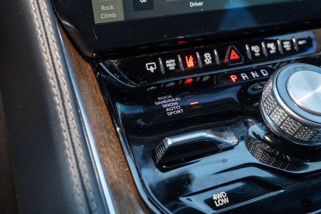 Used 2023 Jeep Grand Wagoneer 4WD image 21