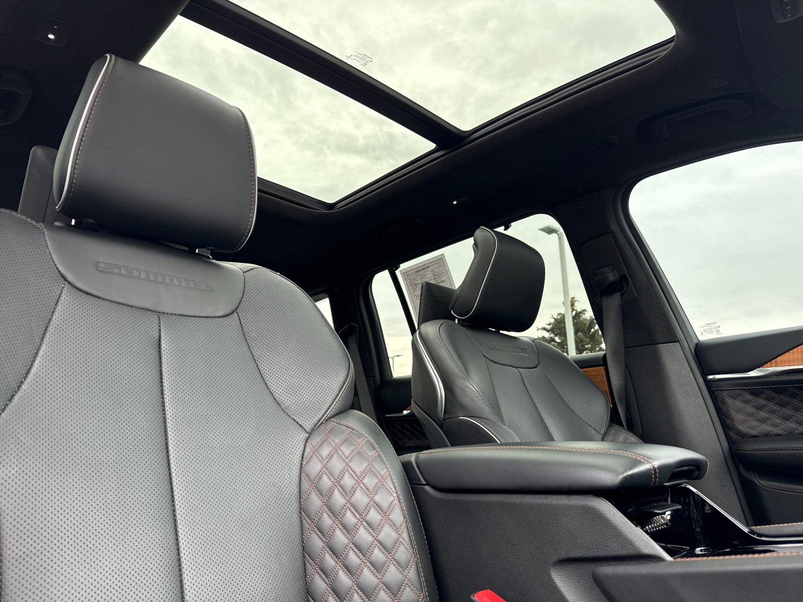 Used 2023 Jeep Grand Cherokee L Summit image 21