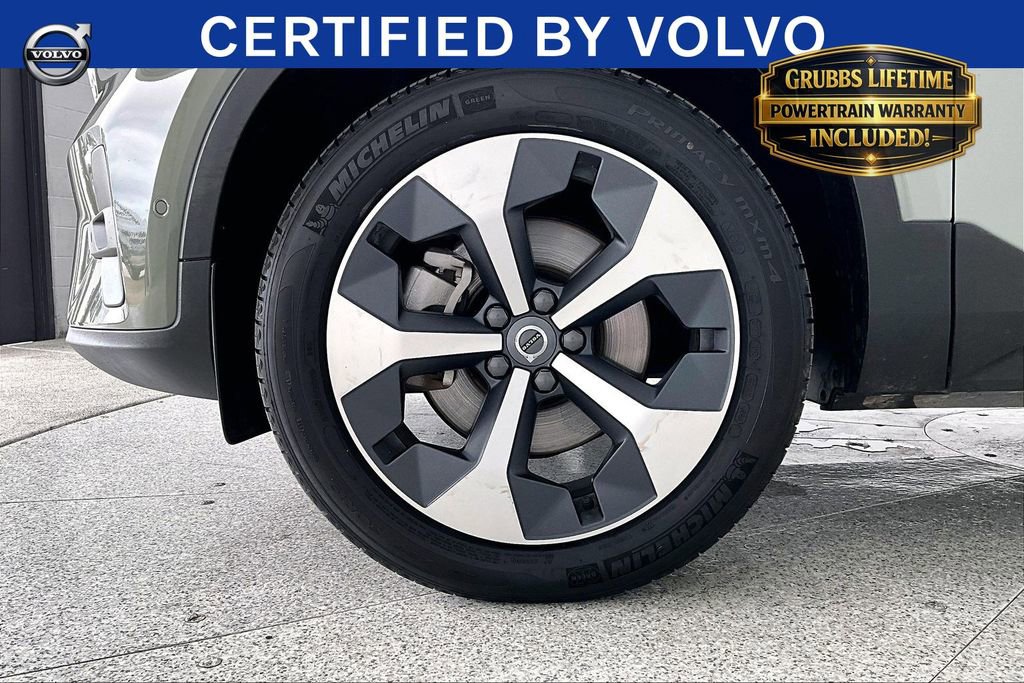 Certified 2025 Volvo XC40 B5 Plus AWD/4WD image 10