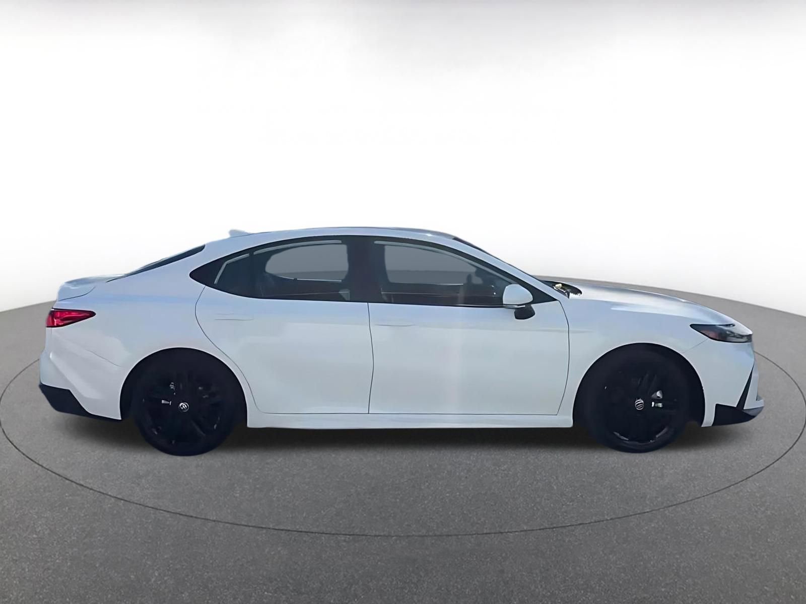 Used 2025 Toyota Camry SE FWD image 14