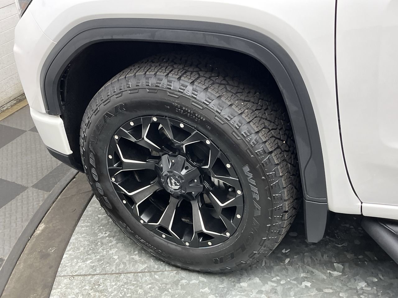 Used 2024 GMC Sierra 1500 Denali AWD/4WD image 39