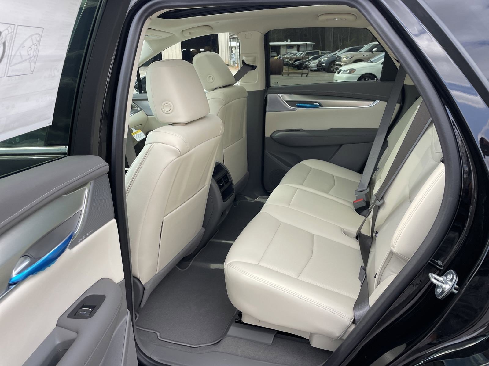 New 2025 Cadillac XT5 Premium Luxury image 17