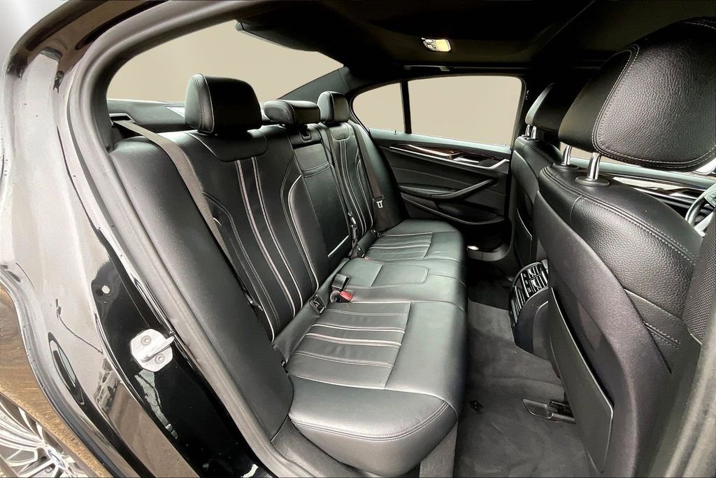 Used 2019 BMW 530e xDrive w/ Convenience Package image 25