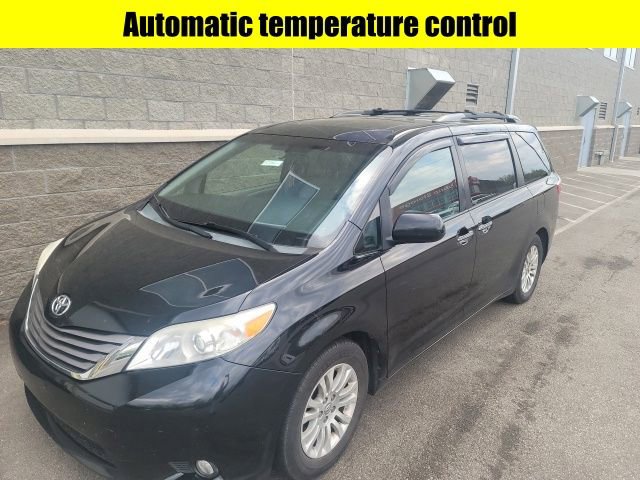 Used 2015 Toyota Sienna XLE w/ XLE Navigation Package image 5