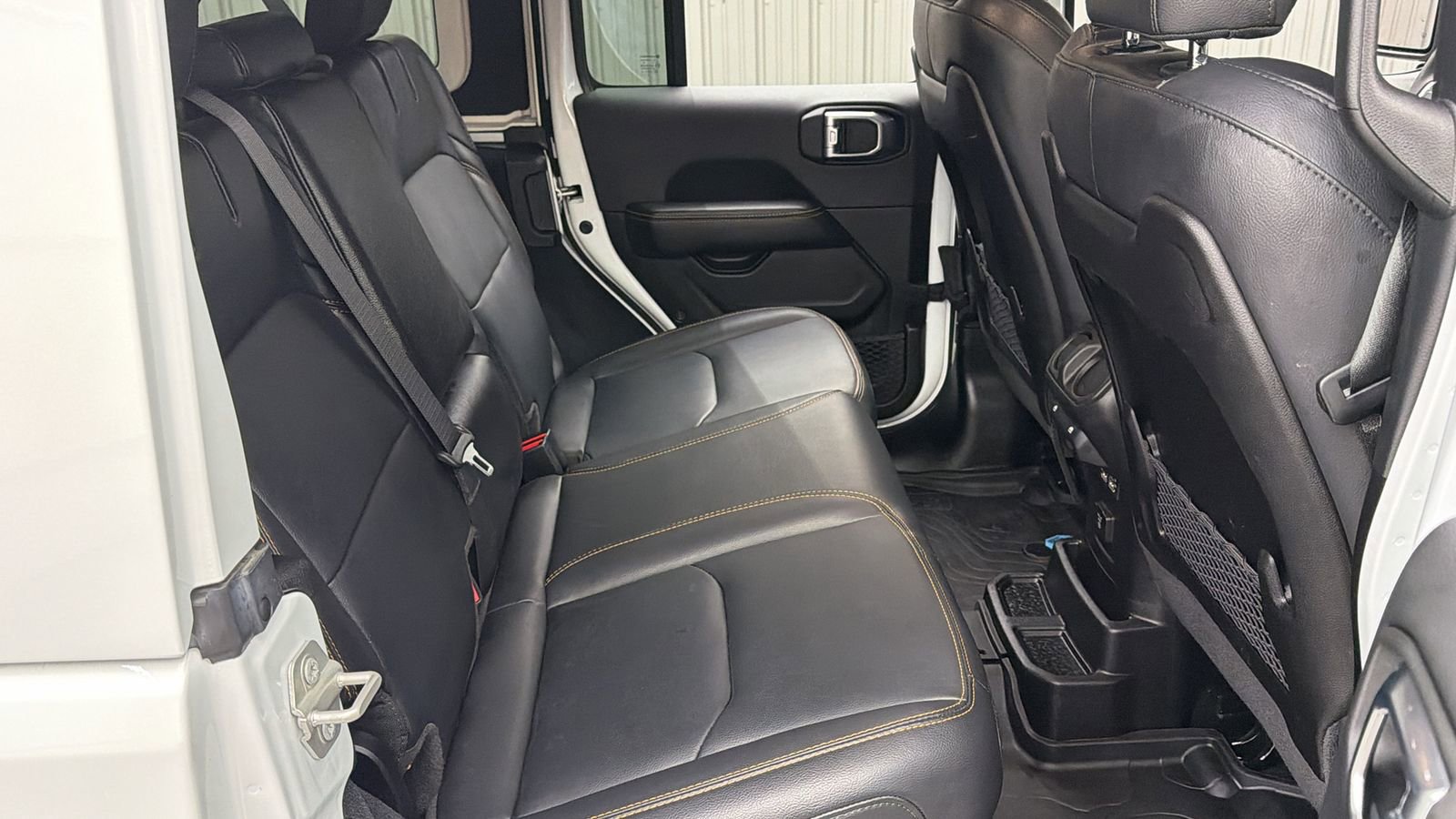 Used 2024 Jeep Wrangler Unlimited Sahara w/ Technology Group AWD/4WD image 36