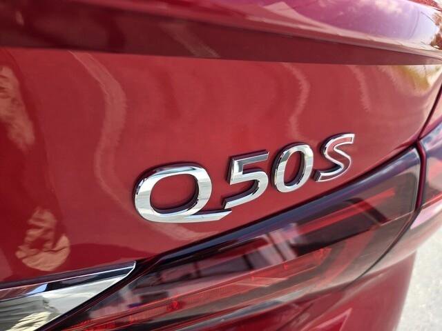 Used 2018 INFINITI Q50 Red Sport 400 w/ Sensory Package (Sport) image 17