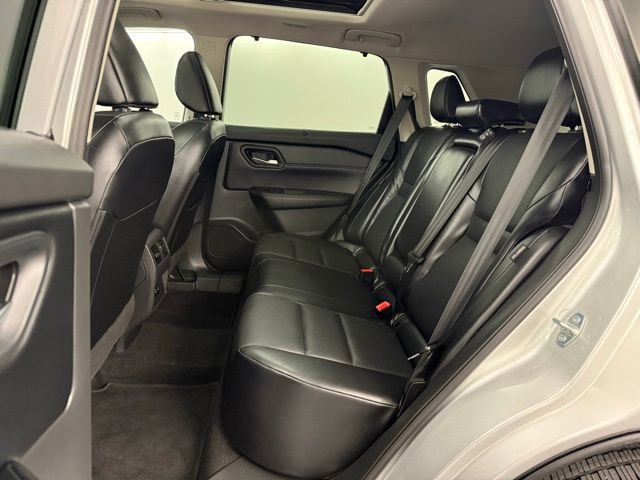 Used 2025 Nissan Rogue SV w/ SV Premium Package image 14