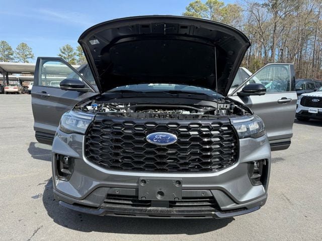 Used 2026 Ford Explorer ST-Line w/ ST-Line Street Pack AWD/4WD image 25