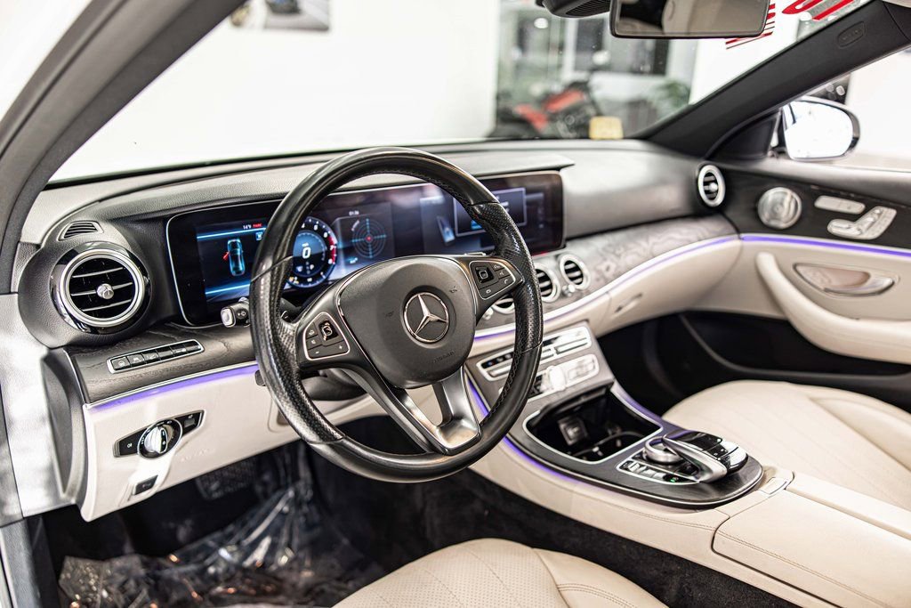 Used 2018 Mercedes-Benz E 400 4MATIC Sedan image 21